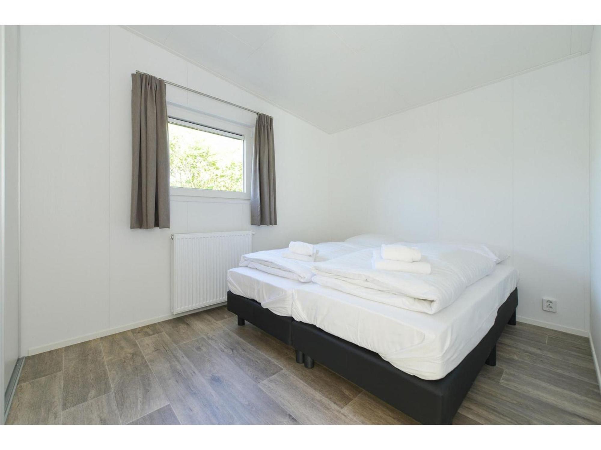 Brand New Chalets At 10 Minutes From The Oosterschelde Heinkenszand ภายนอก รูปภาพ