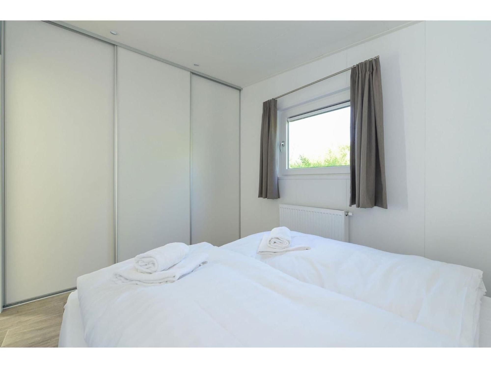 Brand New Chalets At 10 Minutes From The Oosterschelde Heinkenszand ภายนอก รูปภาพ